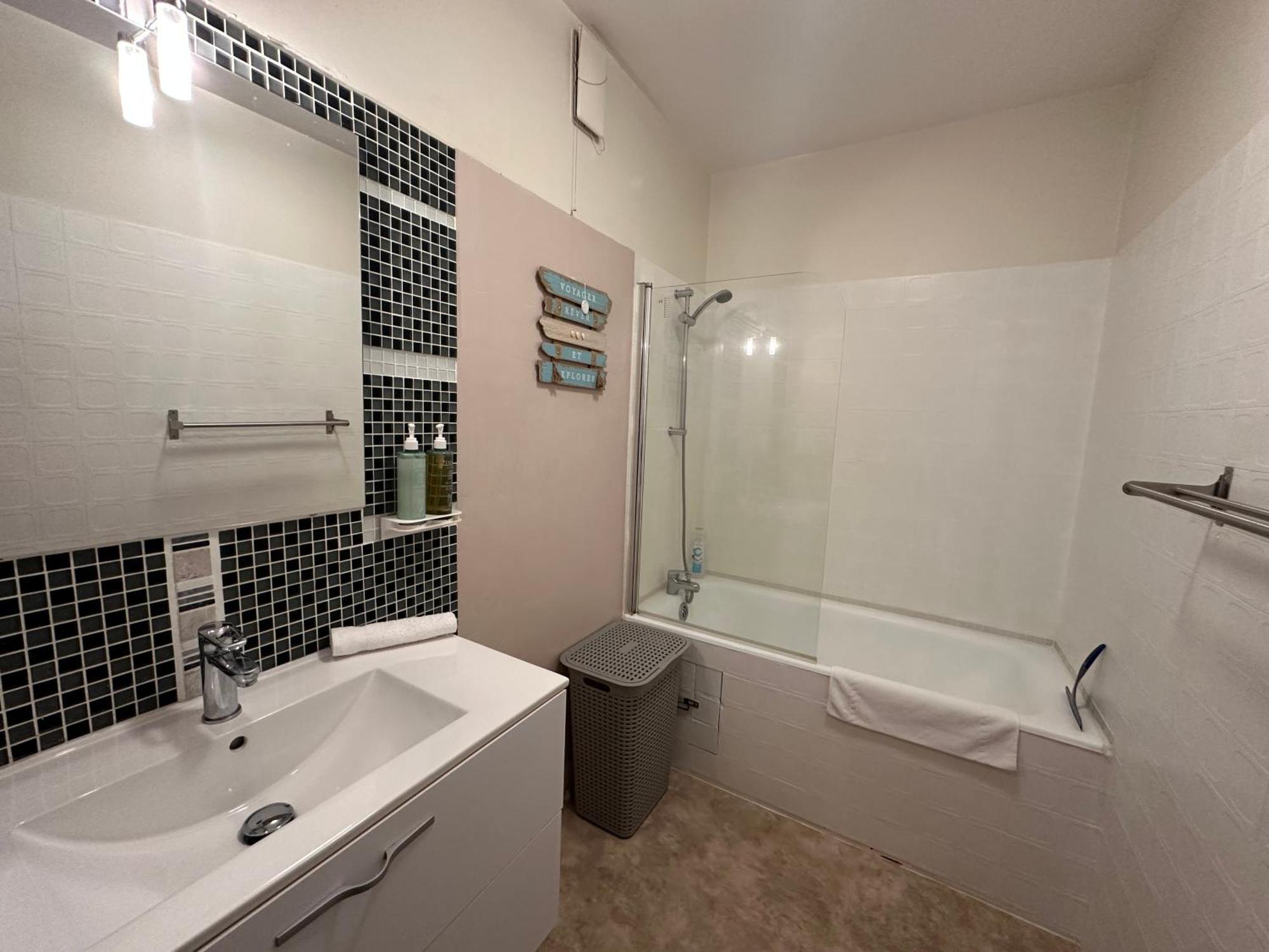 Orleans Centre Proche Gare - Appartement Fonctionnel Residence Calme Parking Prive Gratuit - Le Central Elegance Екстериор снимка